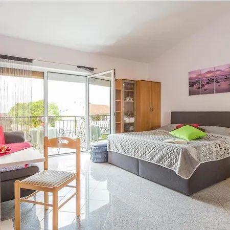 Fuer 3 Personen Ca 30 Qm In Pula, Istrien Istrische Riviera Pula