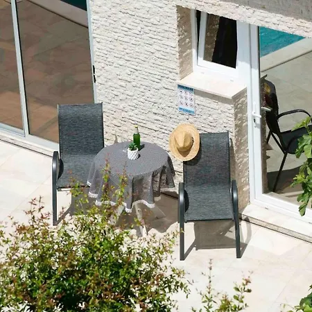 Fuer 3 Personen Ca 30 Qm In Pula, Istrien Istrische Riviera Apartment *