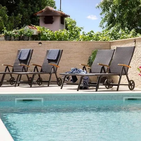 Fuer 3 Personen Ca 30 Qm In Pula, Istrien Istrische Riviera